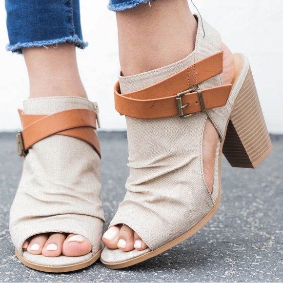 Soda Shoes - NWOB Soda Canvas Chunky Heel Bootie Size 7.5